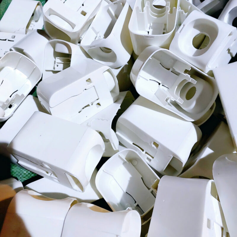 Gia công chi tiết nhựa phức tạp